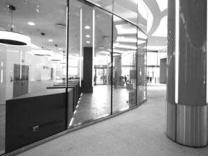 MPA collabora con architetti, ingegneri, designer e consulenti per sviluppare progetti interdisciplinari tra architettura, spazio pubblico e ricerca progettuale.